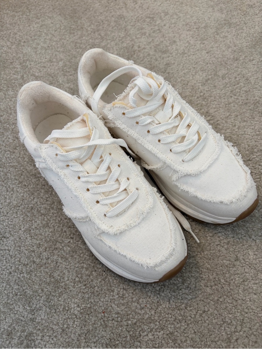 Distressed H&M Sneakers